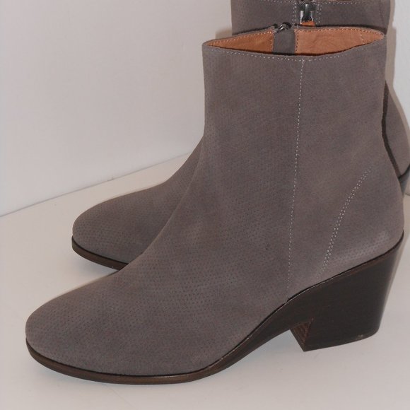 KENNETH COLE GENTLE SOUL GENUINE SUEDE ANKLE BOOTS SIZE 9.5 - Picture 3 of 11